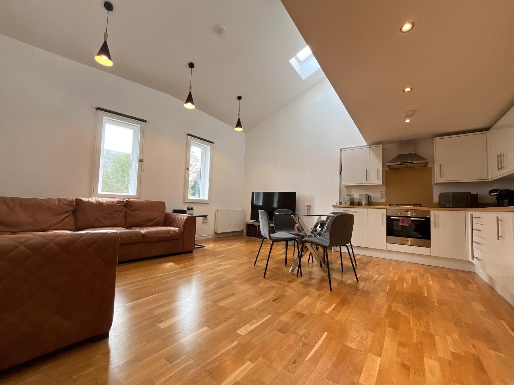 Private Parking 2 Bed 2 Bath, Edinburgh